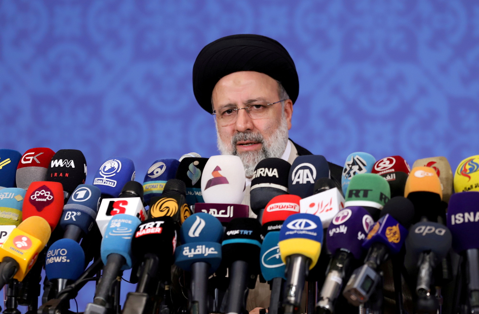 الرئيس الإيراني يحدد الهدف الرئيسي لحكومته