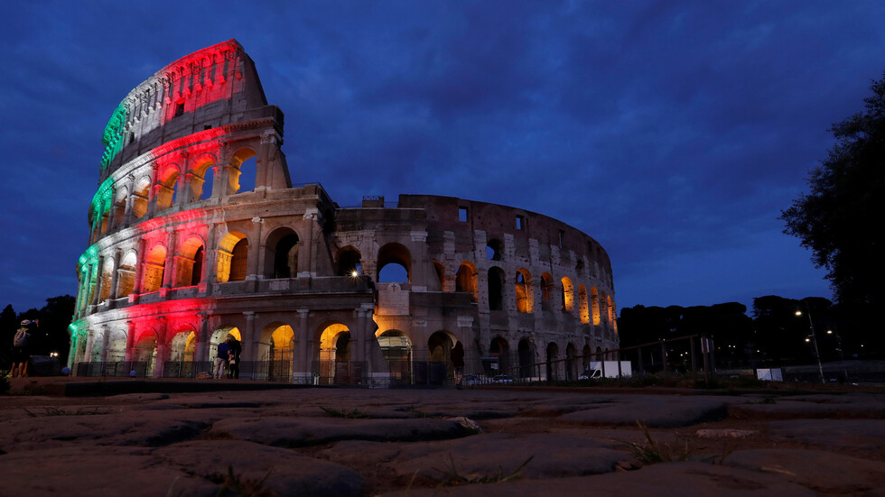 إيطاليا توسع العمل بتصريح المرور الصحي (الأخضر)