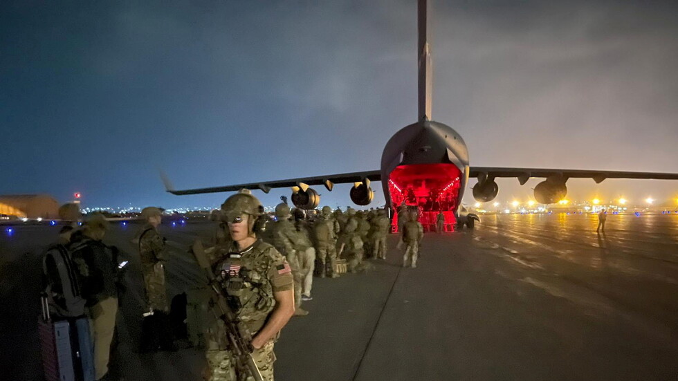 مسؤول أمريكي: قد نكون تركنا وراءنا معظم الأفغان الذين ساعدونا