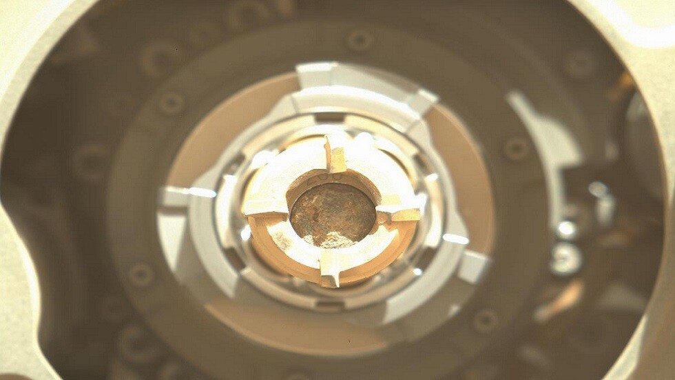 مسبار لـ"ناسا" ينجح في جمع أول عينة صخرية لإرسالها إلى الأرض