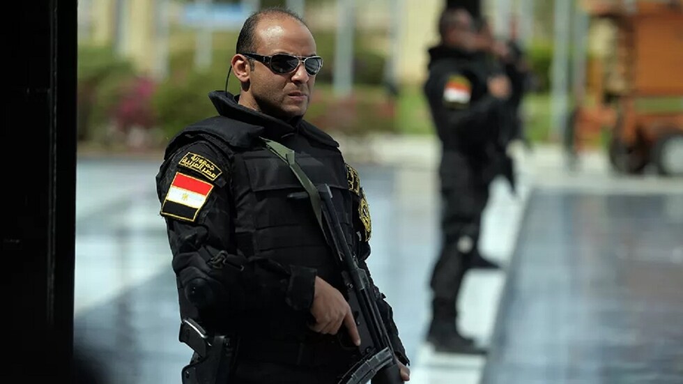 مصر.. فتاة تقتل والدتها بطريقة شيطانية