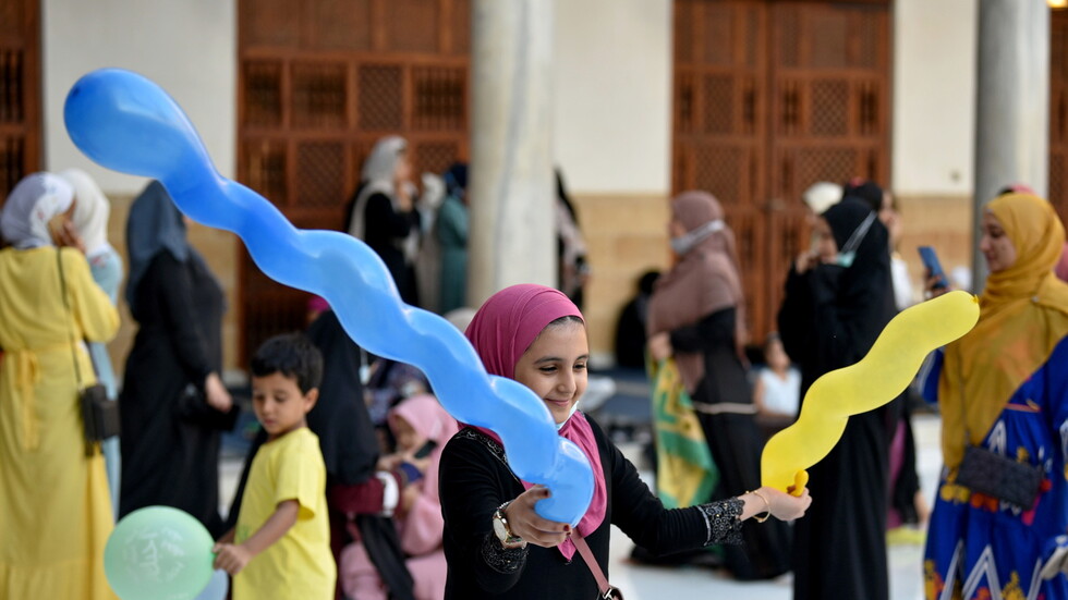 مصر تغلق مصلى السيدات في أشهر مساجد البلاد