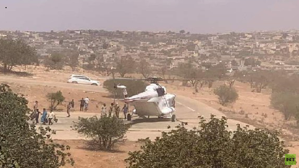 شاهد بالصور..  وصول طائرة "قلم" القذافي إلى مسقط رأسه