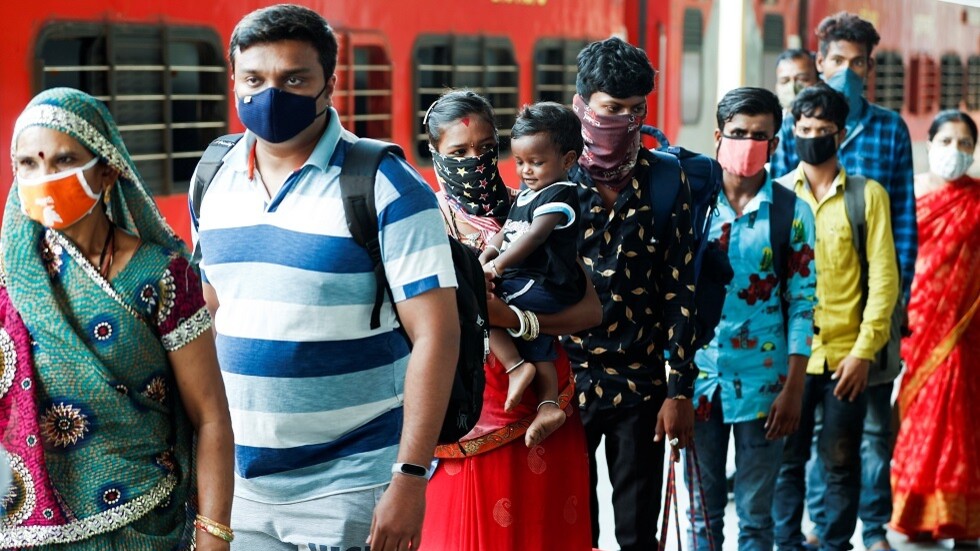 تراجع ملحوظ في إصابات كورونا الجديدة لليوم الثاني في الهند