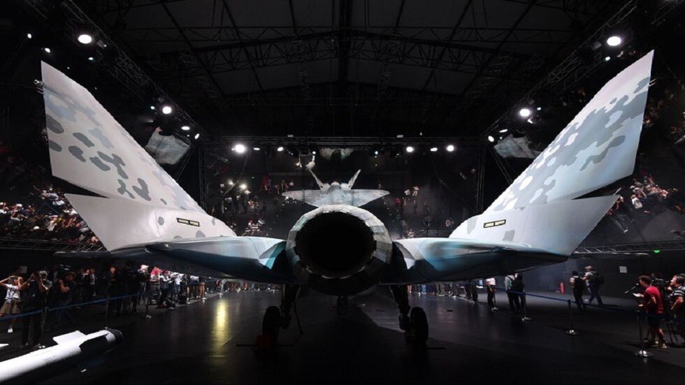 شبكة الإنترنت تنشر فيديو لتحليق نموذج من مقاتلة "سو-75"