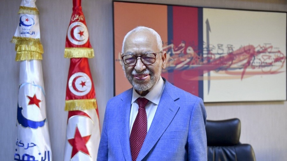 رغم تجميد عمل البرلمان التونسي.. الغنوشي يفوض نائبين لتمثيله أمام البرلمان الدولي