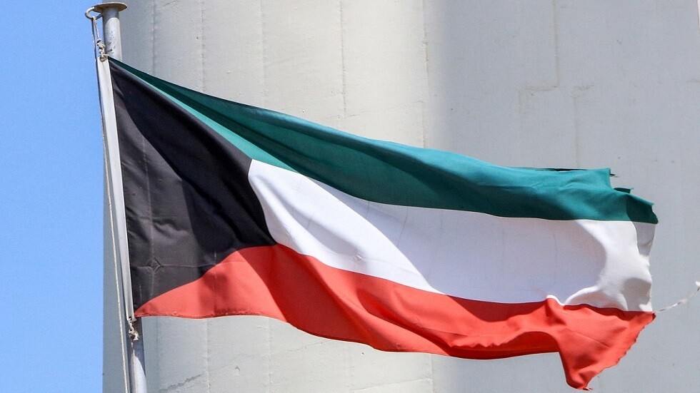 الكويت.. أستاذ جامعي يتلاعب بدرجات طالبة رفضت الزواج منه