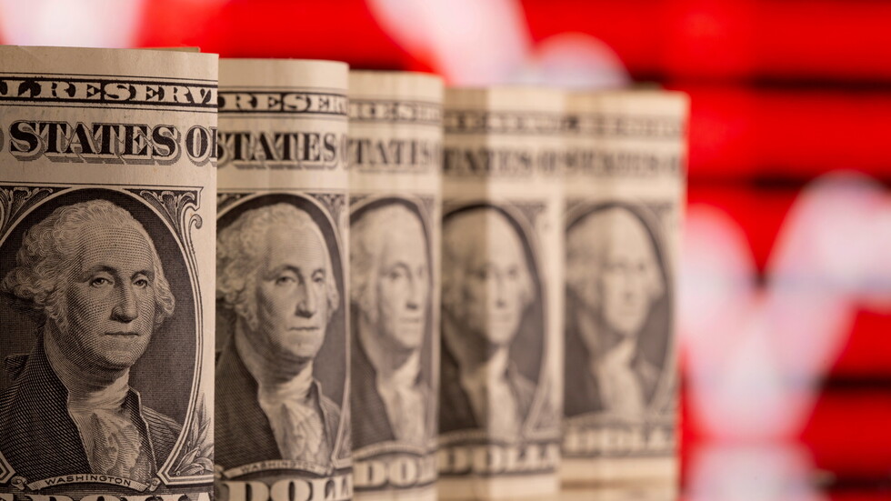 الدولار عند أعلى مستوى في أسبوع