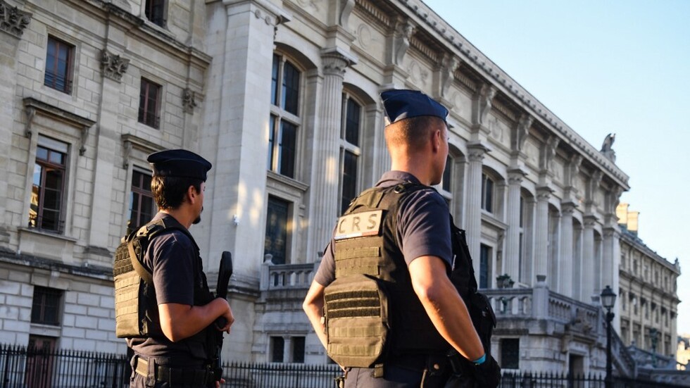 المتهم في تنفيذ اعتداءات باريس يقول إنه 