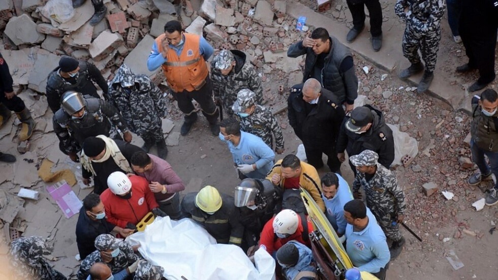 مصر.. البحث عن مفقودين بعد انهيار منزل من 4 طوابق في شبرا الخيمة