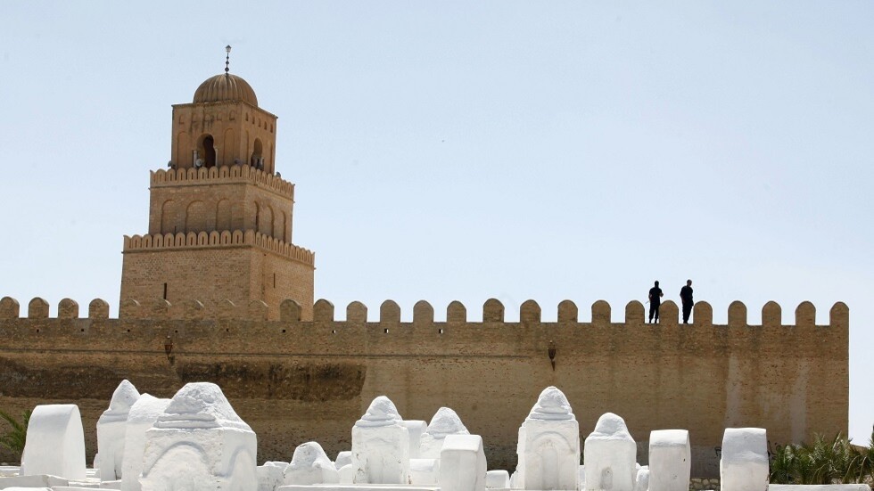 السلطات التونسية توقف إمام مسجد بسبب إشادته بحركة 