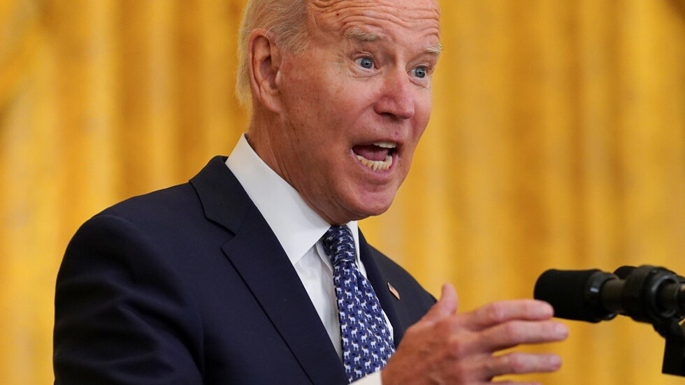 إدارة بايدن تخيّر مسؤولين عينهم ترامب بين الاستقالة أو الطرد