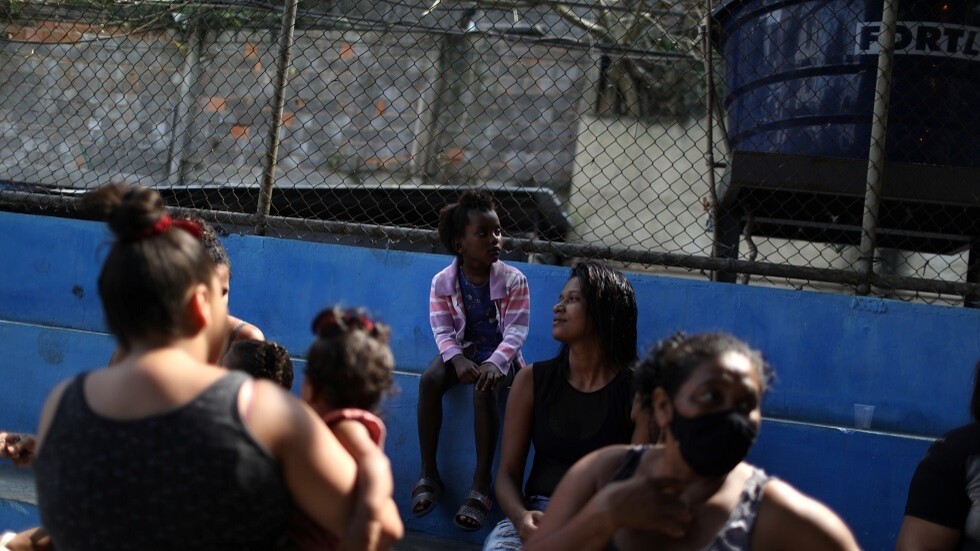 البرازيل تسجل 250 وفاة جديدة بكورونا