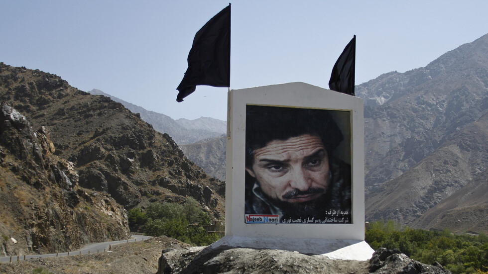 فيديو يوثق حجم الدمار في ضريح أحمد شاه مسعود في بنجشير بعد وقوعه في يد "طالبان"