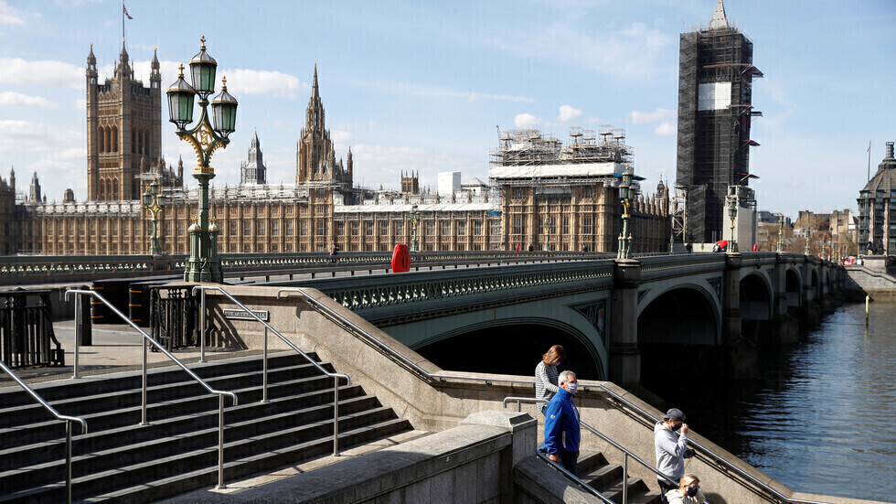 بريطانيا تسجل 38013 إصابة و167 وفاة جديدة بكورونا