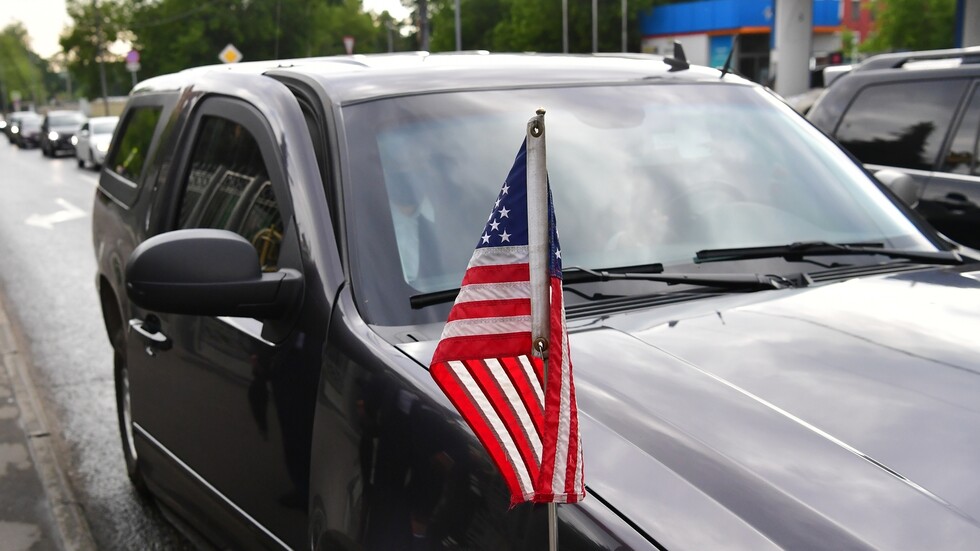 الخارجية الروسية تستدعي سفير واشنطن وتلفت نظره إلى تدخل شركات أمريكية في الانتخابات