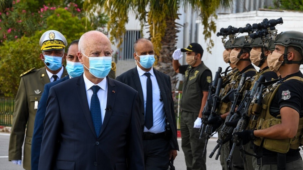 سعيّد يرفض الضغوط الأجنبية على تونس