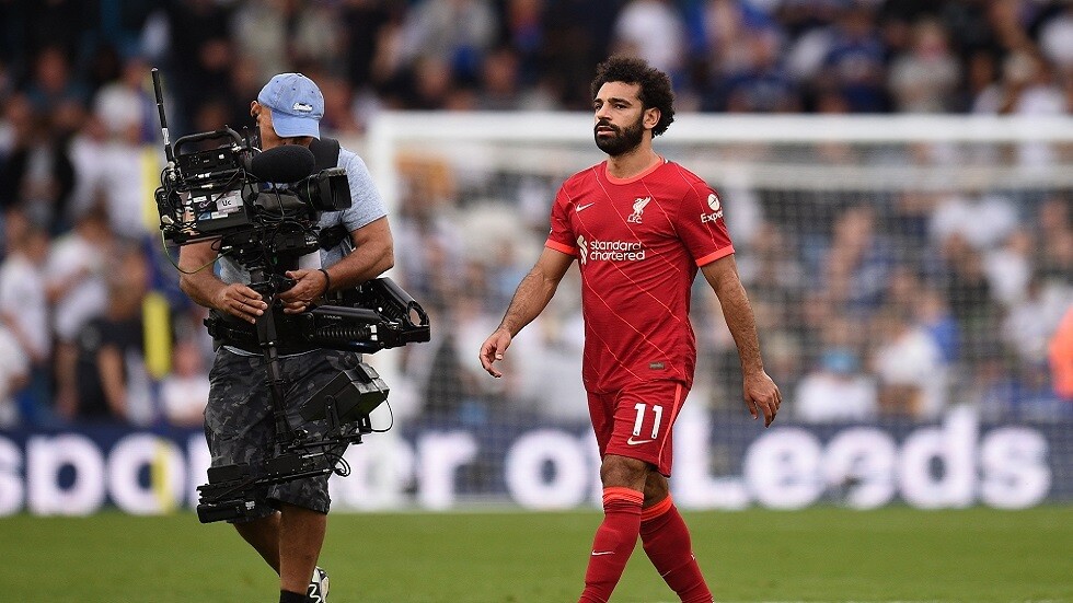 شاهد.. صلاح يلبي طلب طفل صغير بعد هدفه التاريخي في ليدز