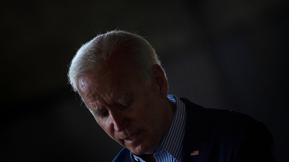 موقع "بوليتيكو"  نقلا عن مصدر:  بايدن يحجب ويقيد بعض المساعدات العسكرية لمصر