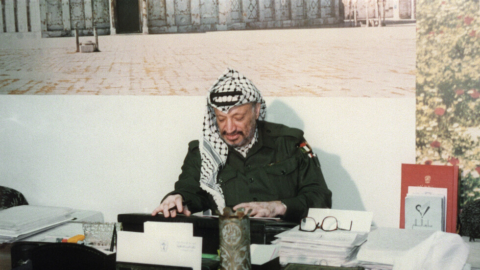 رئيس الوزراء الأردني الأسبق طاهر المصري: عرفات كان يتخوف من أن أحل محله