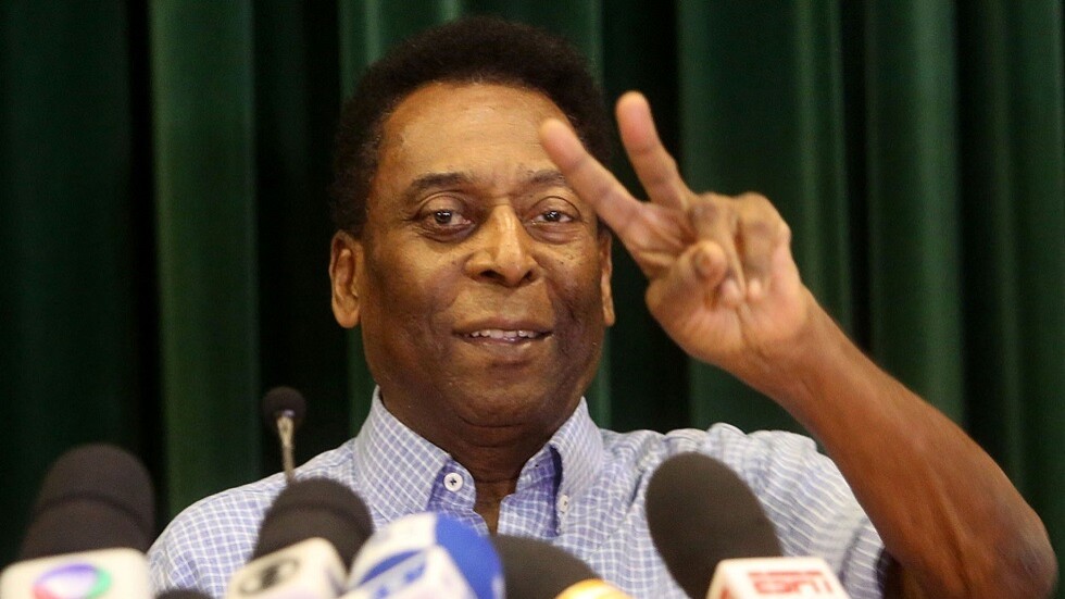 الأسطورة بيليه يغادر وحدة العناية المركزة