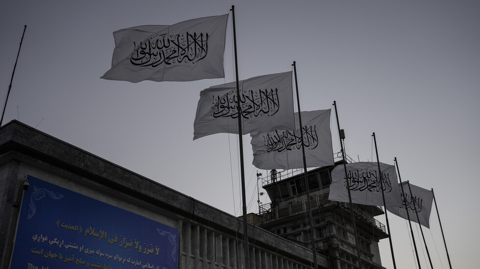 وسائل إعلام: أول طائرة ركاب إيرانية تهبط في كابل منذ عودة "طالبان" للحكم