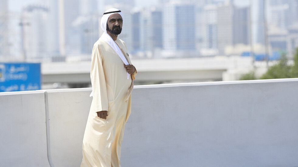 قرار فصل مدير مؤسسة الإسكان في دبي يثير الجدل بعد مناشدة امرأة لمحمد بن راشد