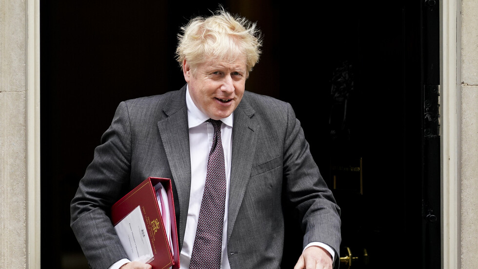 رئيس الوزراء البريطاني يجري تعديلات حكومية