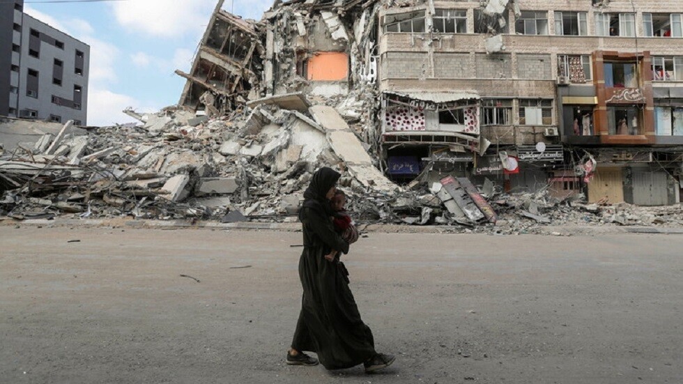 آلية جديدة لا تعتمد "الحقائب المليئة بالنقود".. قطر تستأنف توزيع مساعداتها لغزة