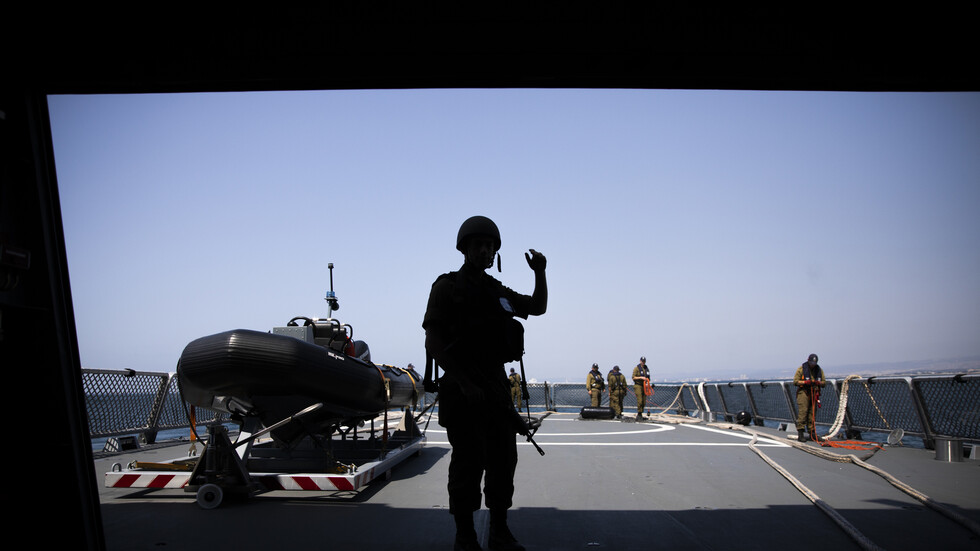 مسؤول إسرائيلي متقاعد: البحرية الإسرائيلية كثفت أنشطتها في البحر الأحمر بشكل كبير لمواجهة إيران