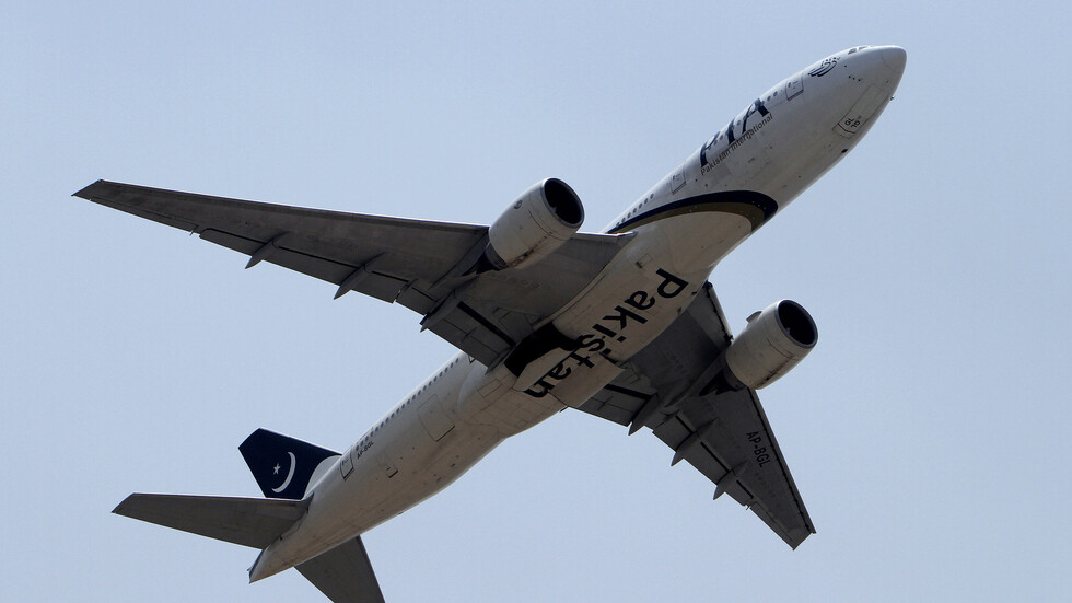 مطار دمشق.. وصول أولى رحلات طيران شركة دولية