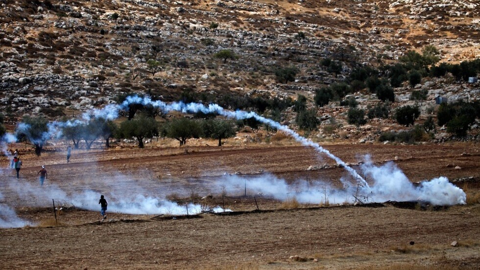 إصابة عشرات الفلسطينيين في مواجهات مع الجيش الإسرائيلي بالضفة الغربية