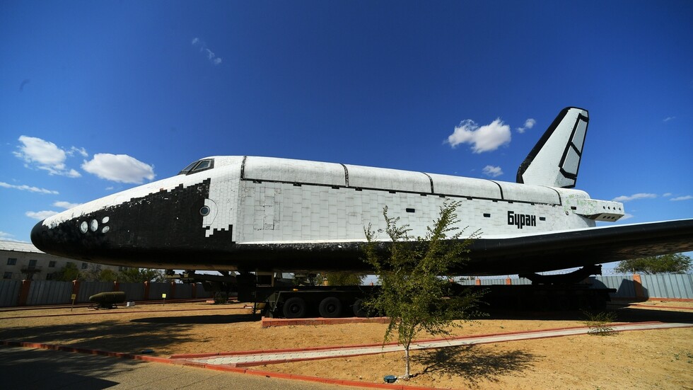 روغوزين يدعو مالك نسخة مركبة "بوران" المكوكية الأسطورية إلى تسليمها لمدينة بايكونور