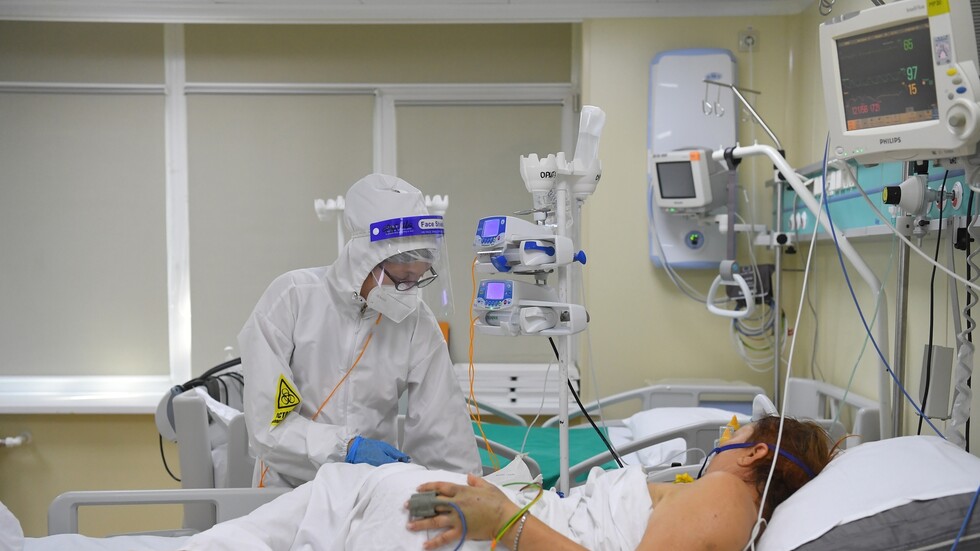 وفاة نحو 800 شخص وإصابة أكثر من 20 ألفا بفيروس كورونا خلال يوم في روسيا