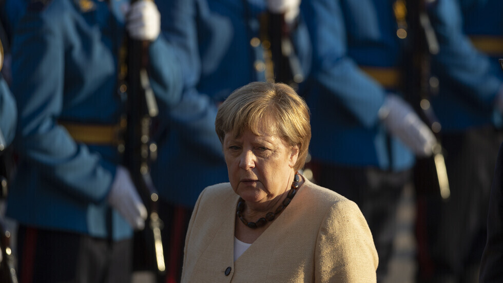 دمية "ميركل" تباع في ألمانيا بـ189 يورو (صورة)