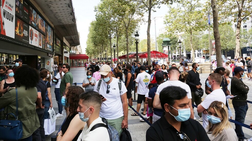 فرنسا.. أنباء عن اعتقال روسي يشتبه بأنه أطلق رصاصا بشارع الشانزليزيه في باريس