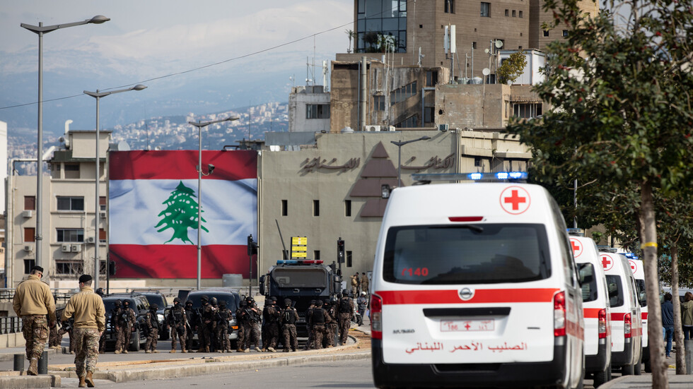 لبنان.. طبيب يصل إلى المستشفى على دراجة هوائية لإجراء عملية ولادة بعد نفاد البنزين من سيارته (صورة)
