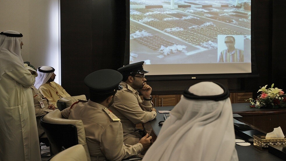 أبوظبي.. إحباط محاولة تهريب نحو 39 كيلوغراما من "الكريستال" المخدر