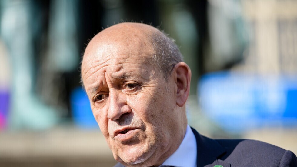 "تبعات استراتيجية للأزمة".. لودريان يلتقي سفيري فرنسا المستدعيين من الولايات المتحدة وأستراليا