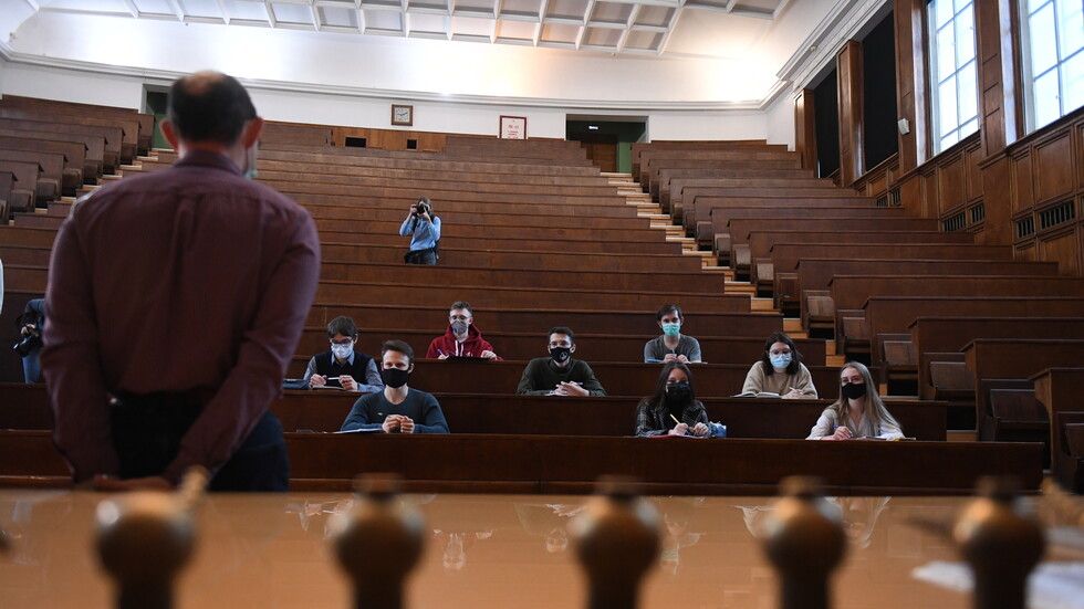 بغداد: سفارتنا في موسكو تتابع حالة الطالب العراقي المصاب بهجوم جامعة بيرم