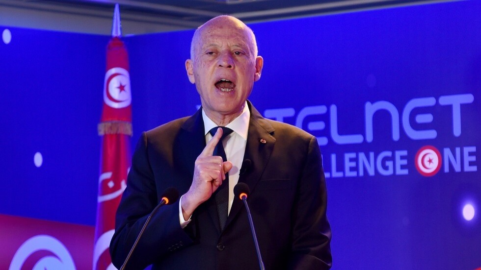 الرئيس التونسي يتهم خصومه ببث الفوضى والفتنة في البلاد