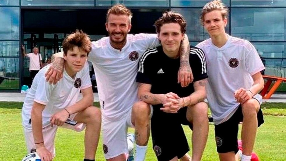 نجل بيكهام على خطى والده