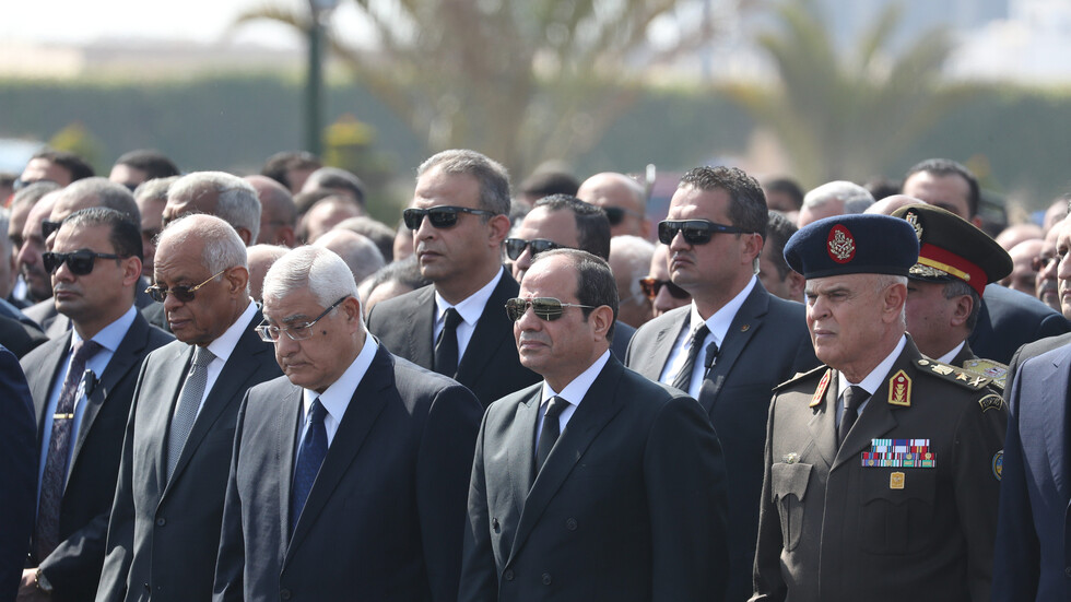 جنازة عسكرية بقيادة السيسي للمشير طنطاوي (فيديو)