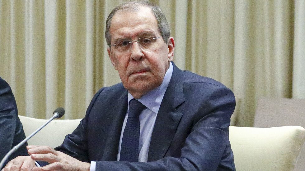 لافروف يعقد أول لقاء مع وزيرة الخارجية البريطانية الجديدة