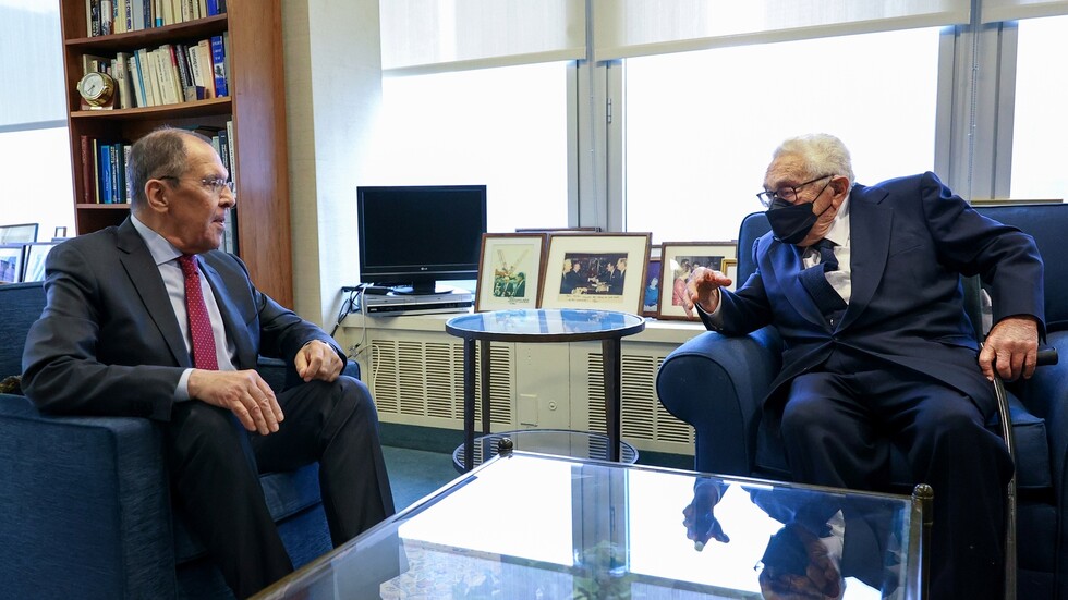 لافروف يلتقي كيسنجر في نيويورك