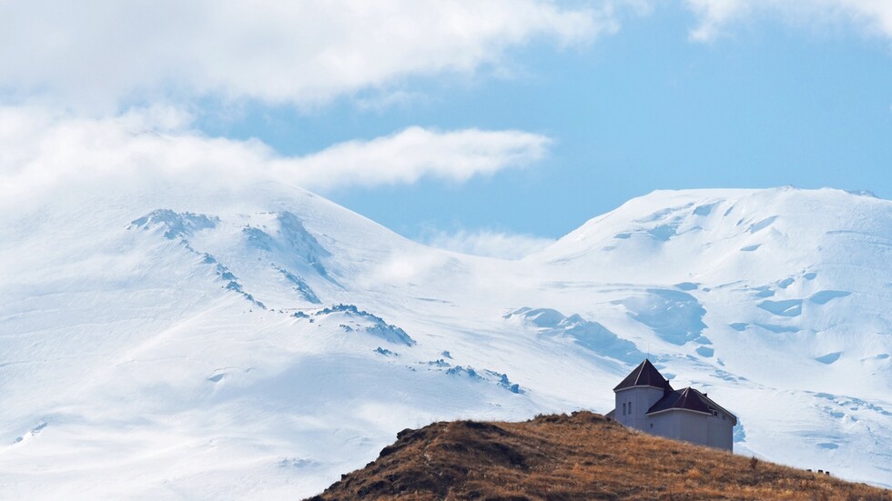 مصرع 3 أشخاص وإنقاذ 14 آخرين من متسلقي الجبال في شمال القوقاز الروسي