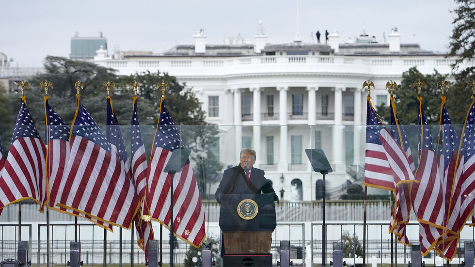 استدعاء 4 مقربين من ترامب للشهادة حول دوره في اقتحام الكابيتول