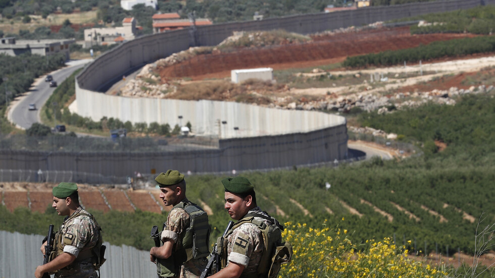 لبنان.. قائد الجيش يطلب التمديد لرئيس الوفد المفاوض بملف ترسيم الحدود
