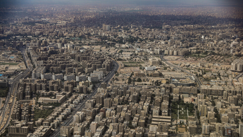 مصر.. بدء تطبيق مواعيد جديدة لغلق المحال والمقاهي