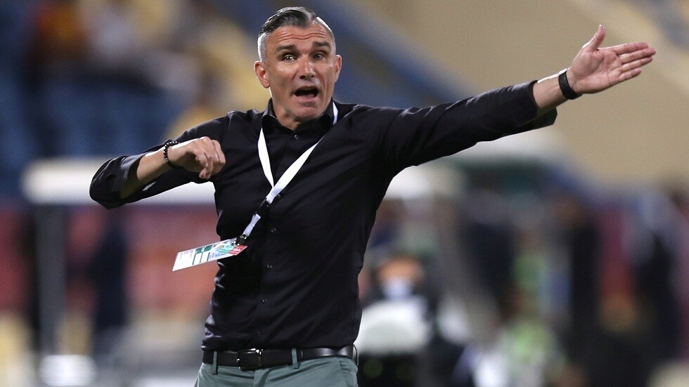 الزمالك المصري يكافئ مدربه بعقد جديد